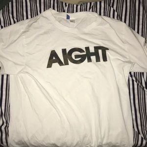 White t “Aight”
